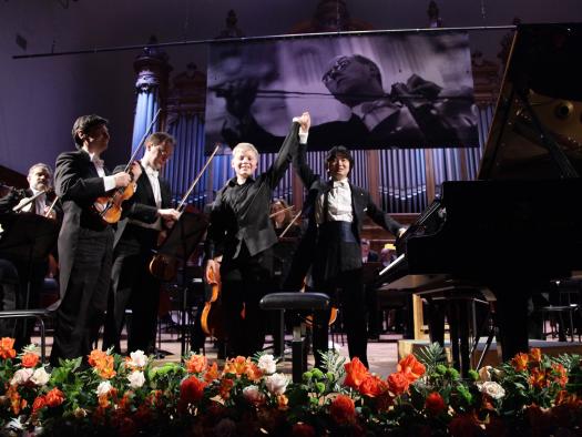 Malofeev with Kazuki Yamada c Rostropovich Festival.jpg